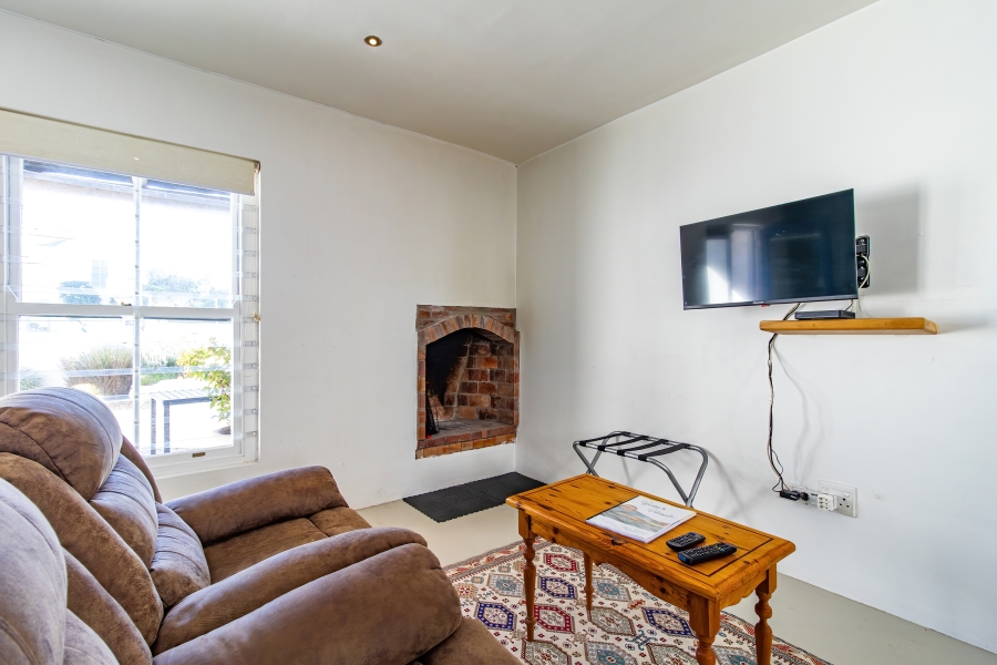 5 Bedroom Property for Sale in Bekbaai Western Cape
